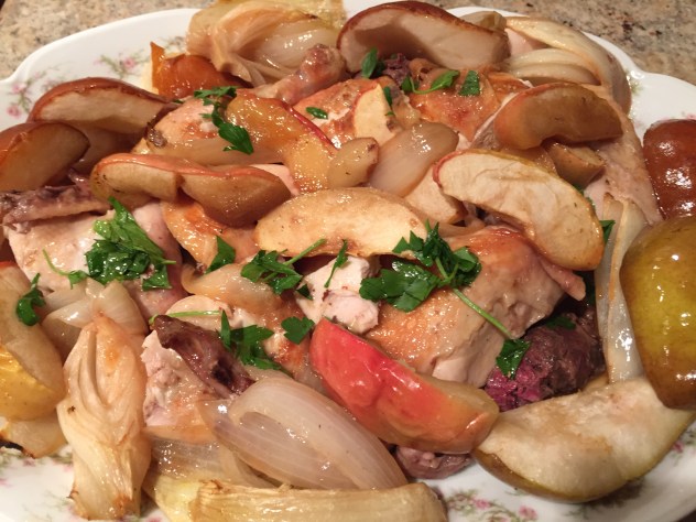 Poulet Roti avec pommes and poires