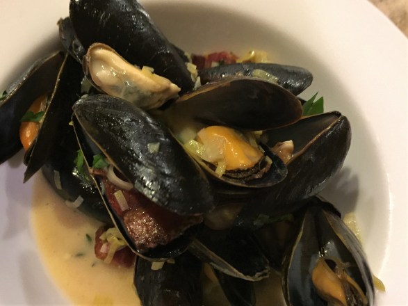 mussels, bowl
