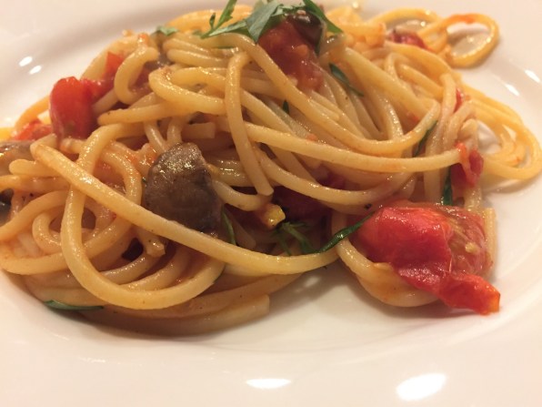 spaghetti with tomatoes