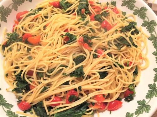 Spaghetti with Kale and Tomato